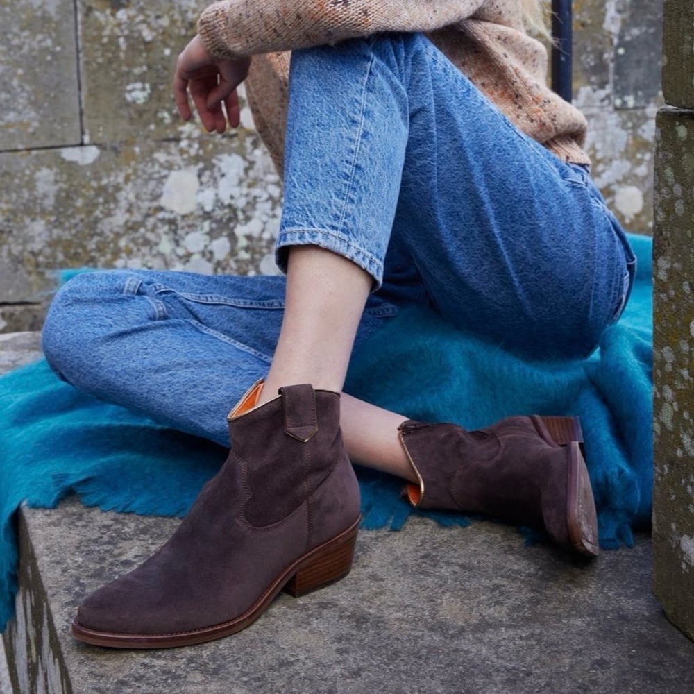 Penelope Chilvers Cassidy Suede Embroidered Bootie Bitter Chocolate Size US 9